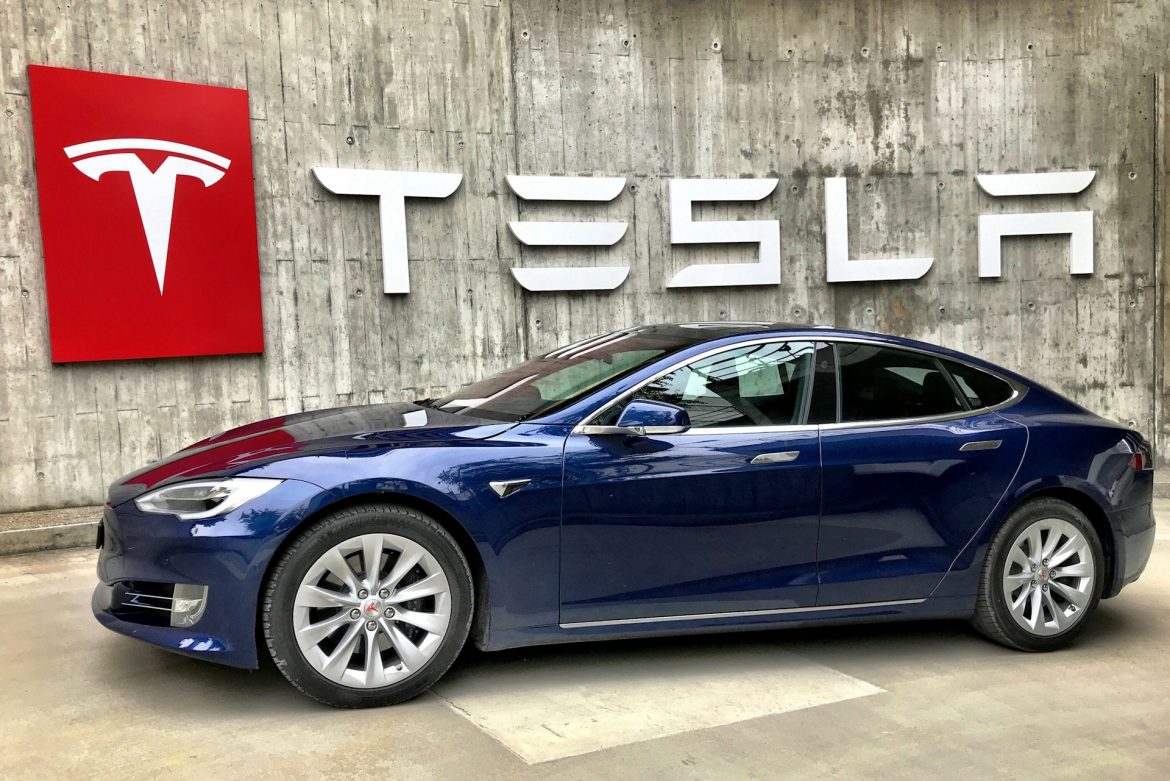 Tesla planuje zwolnić ponad 10 procent swojej globalnej załogi
